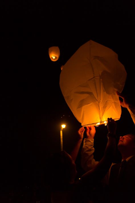 release lanterns Diwali Desserts, Big Crowd, Range Rover, Paper Lamp, Diwali, Lanterns, Bucket List, Dubai, Novelty Lamp