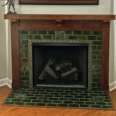 Arts and Crafts tile Arts And Crafts Fireplace Surround, 1920 Craftsman Bungalow, Subway Tile Fireplace, Arts And Crafts Fireplace, Wood Mantle Fireplace, Fireplace Backsplash, Fireplace Trim, Arts And Crafts Tile, Victorian Lighting