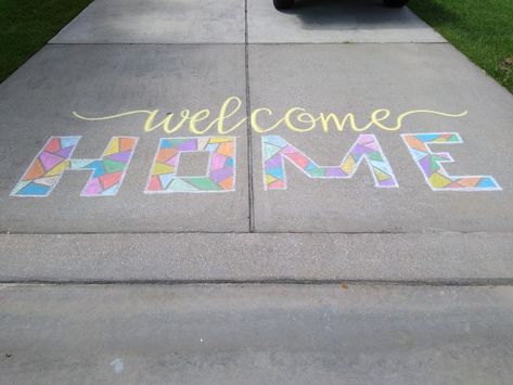 Welcome Home Chalk Art, Happy Birthday Chalk Art Driveway, Kindergarten Yard, Driveway Chalk, Chalk Activities, Chalk Fonts, Fun Chalk Art, Chalk Ideas, Welcome Home Signs