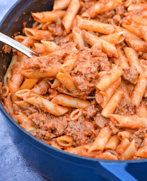 Penne Alla Vodka With Ground Beef - 4 Sons 'R' Us Ground Beef Vodka Pasta, Vodka Sauce Pasta With Ground Beef, Cold Weather Dinner, Pasta With Vodka Sauce, Homemade Vodka Sauce, Ground Beef Breakfast, Ground Turkey Pasta, Vodka Sauce Recipe, Vodka Sauce Pasta