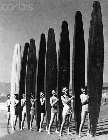 BE063960 Photo Surf, Surf Van, Alana Blanchard, Vintage Surfing, Surf Vintage, Black And White Photo Wall, Surfing Photos, Surfing Pictures, Black And White Picture Wall