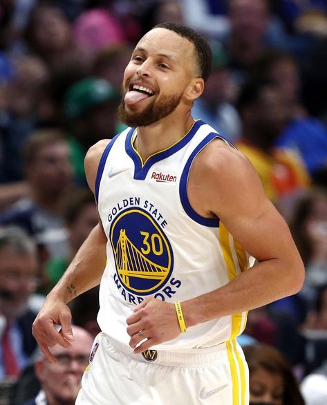 Steph Curry 3, Steph Curry Jersey, Golden Curry, Curry Jersey, White Jersey Dress, Stephen Curry Wallpaper, Amazon Warriors, Curry Wallpaper, Curry Nba