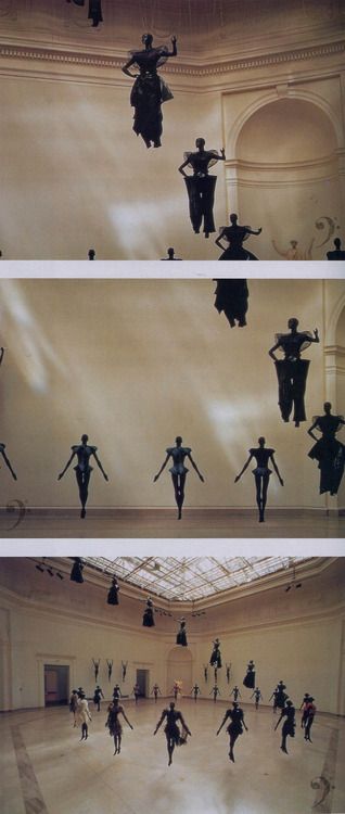 Issey Miyake Bodyworks Exhibition, 1983. Fashion Installation Display, Fashion Art Exhibition, Fashion Gallery Exhibition, Fashion Exhibition Display, Fashion Art Installation, Fashion Installation, Merchandising Ideas, Fashion Exhibition, Big Art