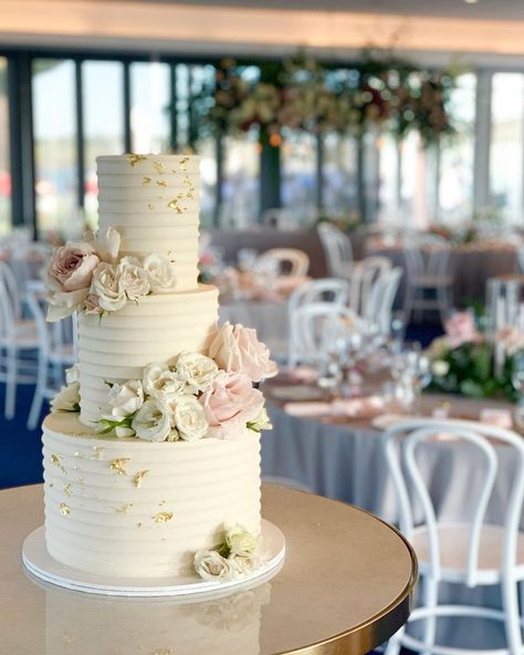 Wedding Cakes Naked, Wedding Cakes Buttercream, Buttercream Wedding Cakes, Cream Wedding Cakes, Sweet Table Wedding, Special Event Cakes, Wedding Anniversary Cakes, Quinceanera Cakes, 3 Tier Wedding Cakes