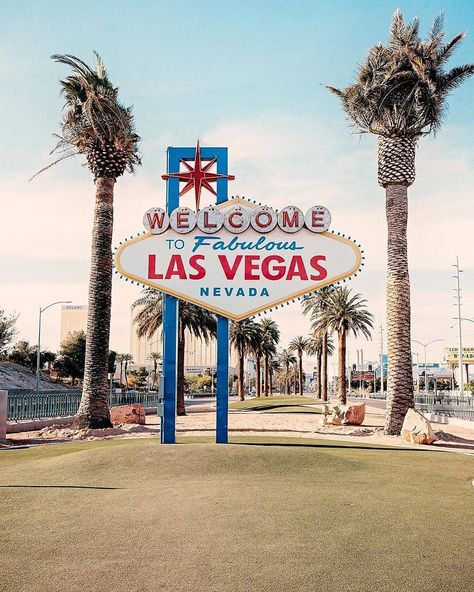 Las Vegas Poster, Las Vegas Art, Las Vegas Desert, Las Vegas Blvd, Egyptian Pyramids, Mojave Desert, Colour Print, Las Vegas Hotels, Grand Canal