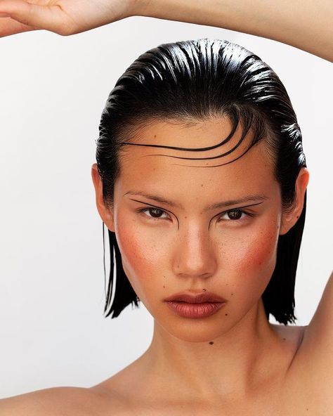 Wet Hairstyles, Wet Look Hair, High Fashion Hair, Runway Hair, Editorial Hair, Beauty Photoshoot, Slick Hairstyles, Beauty Shoot, Beauty Shots