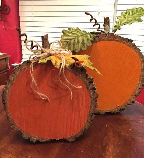 Wood Decorations, Teen Crafts, Fall Wood Crafts, Pumpkin Activities, Wood Slice Crafts, Wooden Pumpkins, Fall Deco, Fall Craft, Craft Decoration