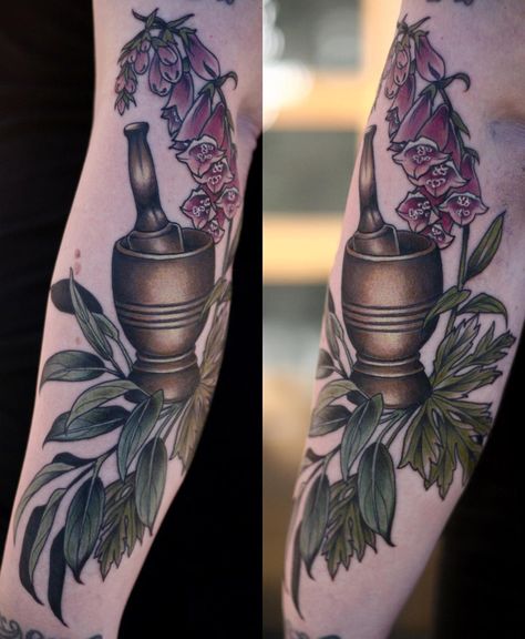 Mortar and pestle with sage, mugwort, and foxglove. Thanks, Nichelle! Mortar And Pestle Tattoo, Baba Yaga, Mortar And Pestle, I Tattoo, Flower Tattoo, Tatting, Body Art, Weaving, Tattoos