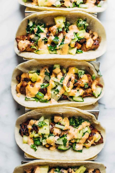 Pork Tacos With Pineapple Salsa, Pork Tacos With Pineapple, Tacos With Pineapple Salsa, Caramelized Pork, Tacos With Pineapple, Sriracha Mayo, Diner Recept, Pork Tacos, Salad Pasta