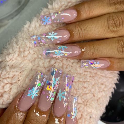 Xl Winter Nails, Christmas Nails Encapsulated, Encapsulated Snowflake Nails, December Birthday Nails, Baddie Christmas Nails, Christmas Nail Art Tutorial, Beach Nails Art, Nail Art 2023, Festive Nail Designs