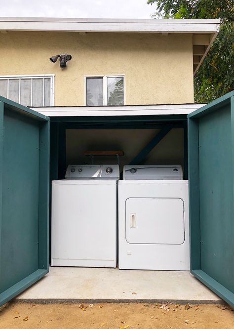 Washer And Dryer Outside Shed, Outdoor Washer And Dryer, Outdoor Washer And Dryer Ideas, Laundry Shed, Washer And Dryer Ideas, Backyard Kitchen Diy, Outside Laundry Room, Outdoor Laundry Area, Outdoor Laundry Rooms