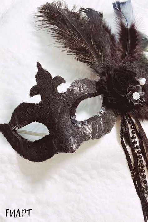 Diy Masquerade, Diy Masquerade Mask, Mardi Gras Diy, Masquerade Mask Diy, Carnival Mask, Masks Crafts, Masks Diy, Mask Tutorial, Black Acrylic Paint