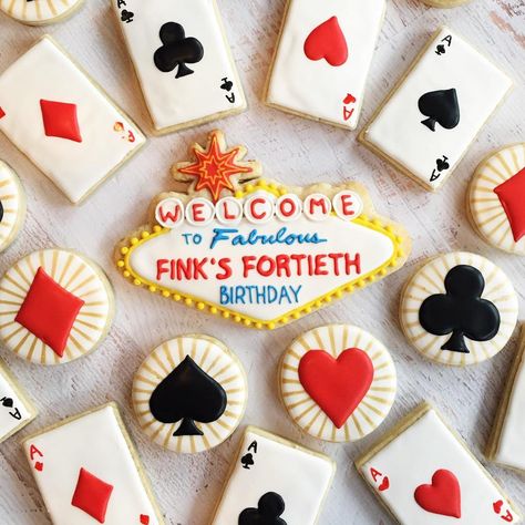 Casino Cookies Ideas, Fancy Casino Theme Party, Poker Cookies Decorated, Casino Night Cookies, Poker Chip Cookies, Playing Card Cookies, Casino Themed Cookies, Casino Cookies Decorated, Poker Cookies