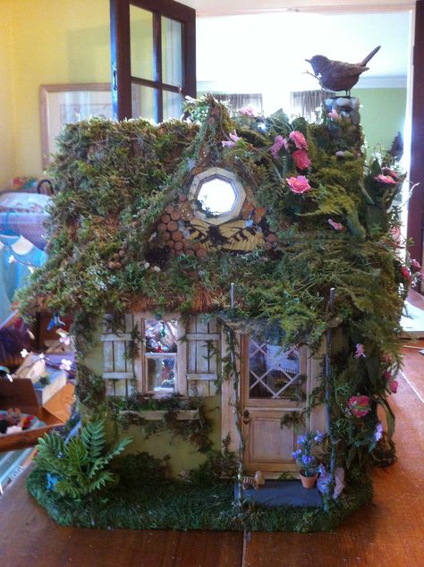 Fairy Tale Cottage, Fairy Tree Houses, Fairy House Crafts, Fairy Homes, Fairy House Diy, Fairy Garden Designs, Fairy Garden Crafts, Fairy Furniture, Faeries Gardens