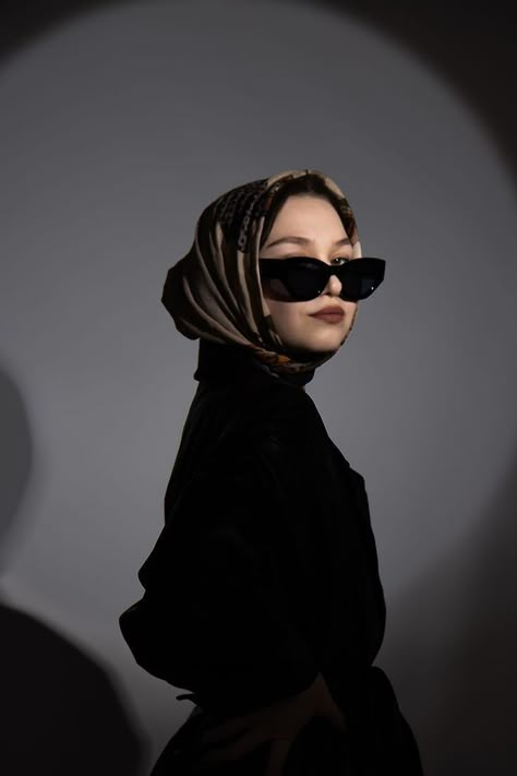 Hijab Photoshoot, Model Poses Photography, Poses Photography, Hijab Style, Model Poses, Hijab Fashion, Photoshoot Ideas, Photography Poses, Portrait Photography