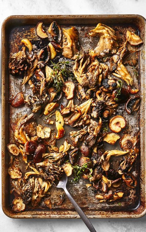 Vitamin D Foods, Wild Mushroom Recipes, Mushroom Side Dishes, Thyme Recipes, Mushroom Dish, How To Cook Mushrooms, Easy One Pot Meals, Healthy Morning Routine, Roasted Mushrooms