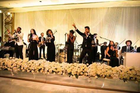 Live Band Wedding, Bridal Shower Baskets, White And Gold Decor, Rose Floral Arrangements, Dance Floor Wedding, Wedding Reception Flowers, Hidden Garden, Reception Flowers, Wedding Inside