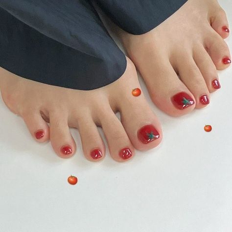 Toe Nail Designs Winter, Toe Nail Gel Ideas, Round Toe Nails, Toe Gel Nails, Painted Toes Toenails, Korean Toe Nail Art, Pedicure Ideas Simple, Toe Polish Ideas, Short Nails Inspo Aesthetic