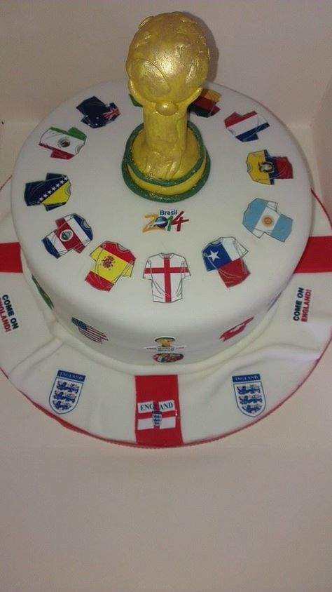 World Cup Football Cake, World Cup 2022 Cake, World Cup Trophy Cake, World Cup Birthday Cake, Cake Party Ideas, Football Cake Design, Jules Rimet Trophy, Cake World, Soccer Ball Cake