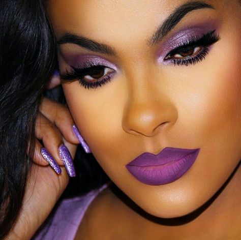 Just Gorgeous! Purple Lipstick Makeup, Maquillage On Fleek, Purple Lipstick, Purple Makeup, Green Makeup, Unique Makeup, School Dropout, Purple Eyeshadow, Face Forward