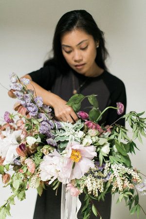 Bridal Bouquet With Dahlias, Bouquet With Dahlias, Farmer Florist, Hand Tied Bridal Bouquet, Modern Bridal Bouquets, Late Summer Flowers, Flowers London, Floral Design Classes, Mums Flowers