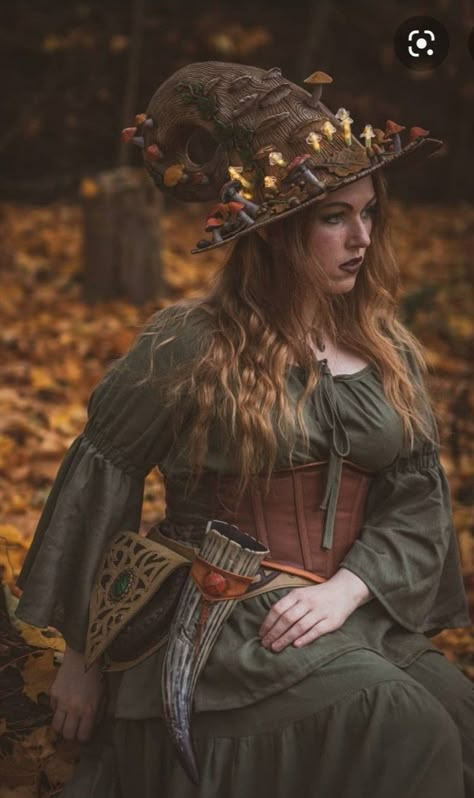 The Craft Cosplay, Ren Faire Forest Witch, Nature Witch Clothing, Forest Witch Costume Diy, Forest Witch Hat, Forest Costume Ideas, Medieval Witch Outfit, Witch Look Outfit, Nature Witch Costume