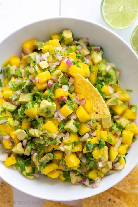 Mango Salsa Recipe Easy Mango Salsa Recipe, Fresh Mango Salsa Recipe, Shrimp Mango, Mango Salsa Recipe, Fresh Mango Salsa, Salsa Guacamole, Mango Salsa Recipes, Mango Avocado Salsa, Best Guacamole Recipe