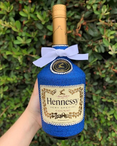 CUSTOM BOTTLES & MORE ✨ on Instagram: “If you’re feeling blue, turn your Henny blue instead 💙✨ #hennessy #custombottle #customhenny” Glitter Champagne Bottle Diy, Customized Bottles, Glitter Bottle Diy, Glam Bottles, Custom Beer Pong Tables, Alcohol Bottle Decorations, Liquor Bouquet, Hennessy Bottle, Bedazzled Liquor Bottles