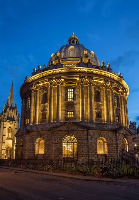 Castle Lighting, Heritage Lighting, Radcliffe Camera, Historic Lighting, Classical Facade, Right Place Right Time, Lighting Architecture, Arch Light, Drawing Light