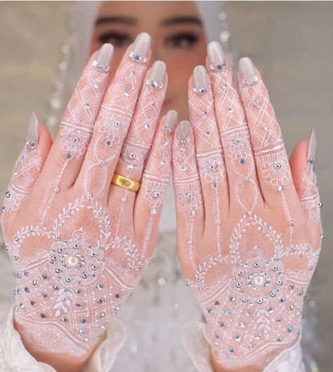 Nail Art Pengantin, Henna Wedding Putih, Hena Pengantin, Inai Simple, White Wedding Henna, Henna Nikah, Henna Pengantin, Henna Nail Art, White Henna Tattoo