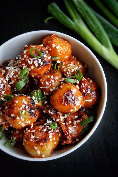 Favourite Appetizer, Honey Chilli Potato, Chilli Potato, Chilli Prawns, Easy Chinese Recipes, Chaat Recipe, Potato Curry, Macro Meals, Favorite Appetizers