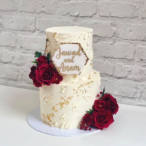 OH SUGAR! | Custom Cake Design on Instagram: “Love going through my camera roll and finding pics of cakes that I completely forgot about ☺️✨ Topper from @reemas.toppers . . . . . . . .…” Engagement Cake Designs, Pooh Wedding, Ruby Wedding Cake, Ruby Cake, 50th Wedding Anniversary Decorations, Anniversary Cake Designs, Engagement Party Cake, Modern Birthday Cakes, Cream Wedding Cakes