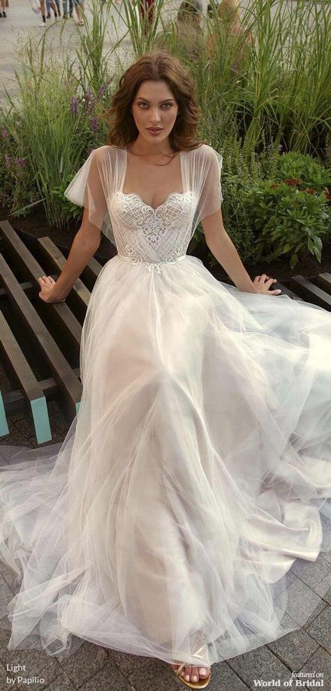 Dress For Attending Wedding Outfits, Athletic Wedding Dresses, Wedding Dresses Tulle Lace, Sleeve Detail Wedding Dress, Cream Beaded Wedding Dress, Short Unique Wedding Dresses, Simplistic Boho Wedding Dress, Celtic Wedding Dress Medieval, 50 Style Wedding Dresses