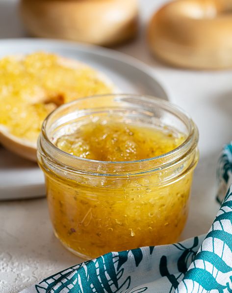 Pineapple Jalapeño Jam Jalapeno Jam Recipe, Pineapple Jelly, Pepper Jelly Recipes, Canned Jalapenos, Jalapeno Jam, Jalapeno Jelly, Vegan Jelly, Jalapeno Sauce, Onion Jam