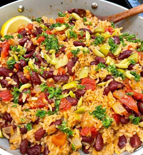 All New Spanish Inspired Rice and Kidney Beans Recipe - Meals With Maria Rice And Kidney Beans Recipe, Rice And Kidney Beans, Recipe With Soy Sauce, Kidney Beans Recipe, Kidney Beans And Rice, Eggs Over Easy, Recipes With Kidney Beans, Cheap Meals To Make, Recipes With Soy Sauce