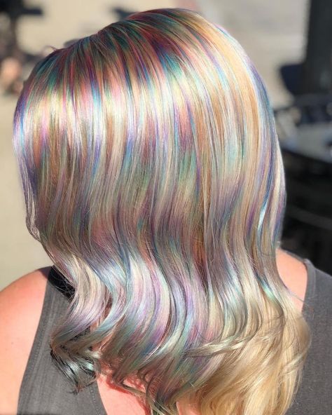 Holographic Hair Trend and How to Try It Funky Hair Colors, Trendy We Fryzurach, Holographic Hair, Rainbow Hair Color, Lilac Hair, Pinterest Images, Funky Hairstyles, Hair Trend, Hair Color And Cut