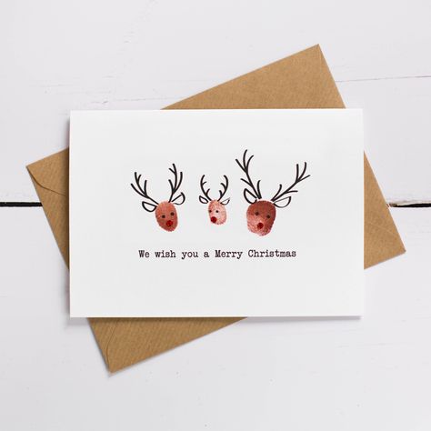 Christmas Card Ideas For Couples, Christmas Cards Diy Kids, Reindeer Fingerprint, Fingerprint Christmas Cards, Christmas Card Ideas Picture, Funny Christmas Card Ideas, Photo Ideas Newborn, Fingerprint Christmas, Baby Christmas Card