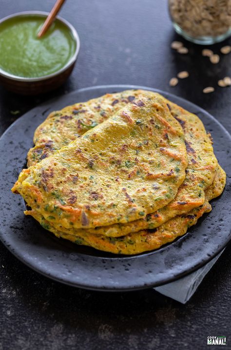 These vegan Oats Chilla are savory pancakes made with rolled oats, veggies and spices. These hearty chilla are a great way to start your day! Oats Recipes Indian, Rolled Oats Recipe, Oats Pancakes, Savory Oats, Oat Pancake Recipe, Savory Pancakes, Oat Pancakes, Nutritious Breakfast, Indian Snack Recipes