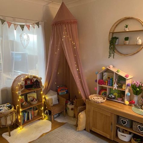 Childminders Playroom, Book Corner Eyfs, Home Corner Ideas, Childminding Room, Home Corner Ideas Early Years, Hygge Classroom, Hygge Nursery, Nursery Room Ideas Childcare, Preschool Classroom Layout