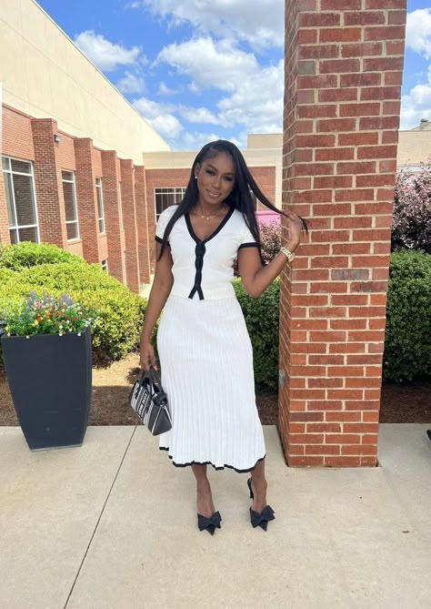 Classy Mom Outfits Summer, Formal Dresses Modest Classy, Black Church Girl Fit, Casual Modest Outfits Black Women, Formal Church Outfits For Women, Church Outfit Black Women Fall, Modest Birthday Outfit Ideas, Dress Outfits With Shoes, Dress For Success Outfits