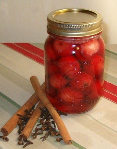 Pickled Apples Recipe, Crab Apple Recipes, Pickled Things, Pickled Apples, Crab Apples, Apple Recipe, Apple Season, Pickled Veggies, Canning Jar