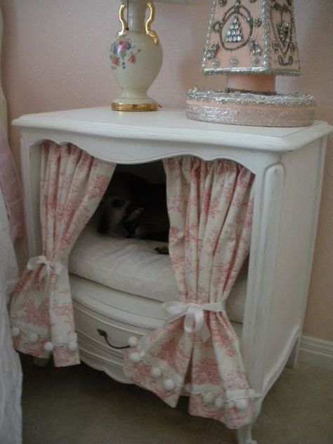 16 Diy Pet Bed Ideas, Make The Most Comfy Arrangements For Your Pets Diy Pet Bed, Cele Mai Drăguțe Animale, Diy Dog Bed, Dog Furniture, Animal Projects, Diy Stuffed Animals, Dog Houses, Cat Furniture, Pet Furniture