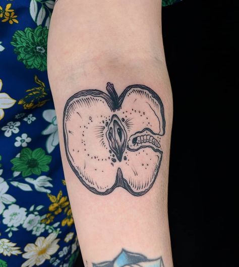 Food Tattoo Sleeve, Half Apple Tattoo, Apple Slice Tattoo, Fruit Tattoo Sleeve, Weird Tattoos Creative, Rotten Apple Tattoo, Apple Core Tattoo, Apple Tattoo Ideas, Nostalgia Tattoo