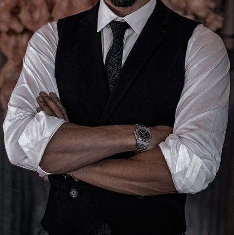 Detective Aesthetic, Black Suit Men, Boss Outfit, Gentleman Aesthetic, Classy Men, Fashion Suits For Men, Aesthetic Guys, Mens Fashion Suits, Men Fashion Casual Outfits