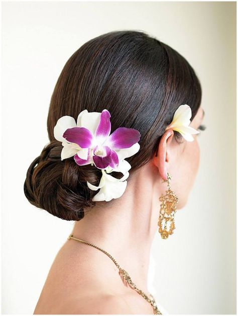 White & Purple Orchid Flower Hair Design Style by Lisa Allen - www.lisaallenmakeupartist.com Purple Flower Hairstyle, Orchid Hairstyle, Flower Hair Design, Haldi Ideas, Flowers For Beginners, Lisa Allen, Orchid Hair, Brides Hair, Best Instagram Feeds