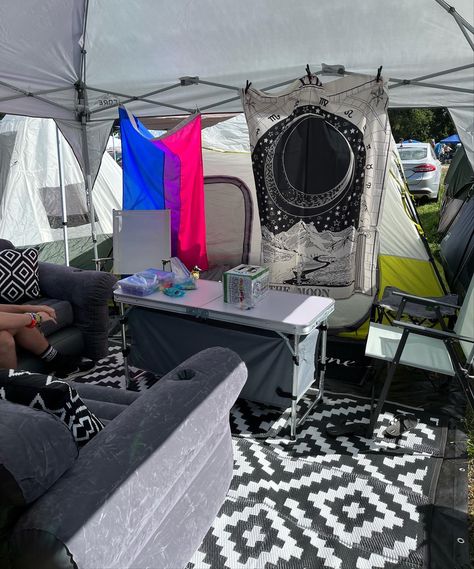 Electric Forest Campsite, Lost Lands Camping, Festival Campsite Ideas, Cute Campsite Setup, Festival Campsite, Festival Camping Setup, Coachella Camping, Campsite Ideas, Campsite Setup