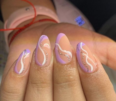 Delicious Marvelous and demanding Girls nail art/Unique nail polish designs 2k23 Prom Nail Ideas Almond, Wavy Lines Nails, Cute Lavender Nails, Nail Art Unique, Unique Nail Polish, Hippie Nails, Diy Acrylic Nails, Lavender Nails, Glow Nails