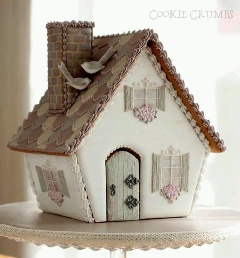 Ginger Bread House Diy, Cool Gingerbread Houses, Gingerbread House Template, Ginger House, Make A Gingerbread House, Gingerbread House Designs, Gingerbread House Cookies, Felt House, Gingerbread Diy