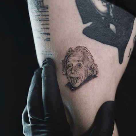 Awesome Albert Einstein head tattoo design Albert Einstein Tattoo, Arm Tattoo Realistic, Einstein Tattoo, Physics Tattoos, Potrait Tattoo, Web Tattoo, Alien Tattoo, Upper Arm Tattoos, Temporary Tattoo Designs