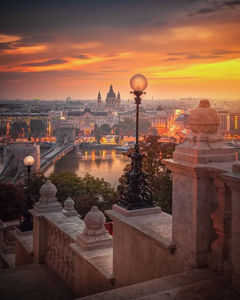 KRÉNN IMRE on Instagram: “Royal lights of the Buda Castle - Budapest, Hungary - ... ... #budapest #cityscape #europe #luxury #krennimre #wonderful_places…” Budapest Vacation, Visit Budapest, Budapest Travel, Buda Castle, Eastern Europe Travel, Travel Safety, Places In Europe, Dream Travel Destinations, Budapest Hungary